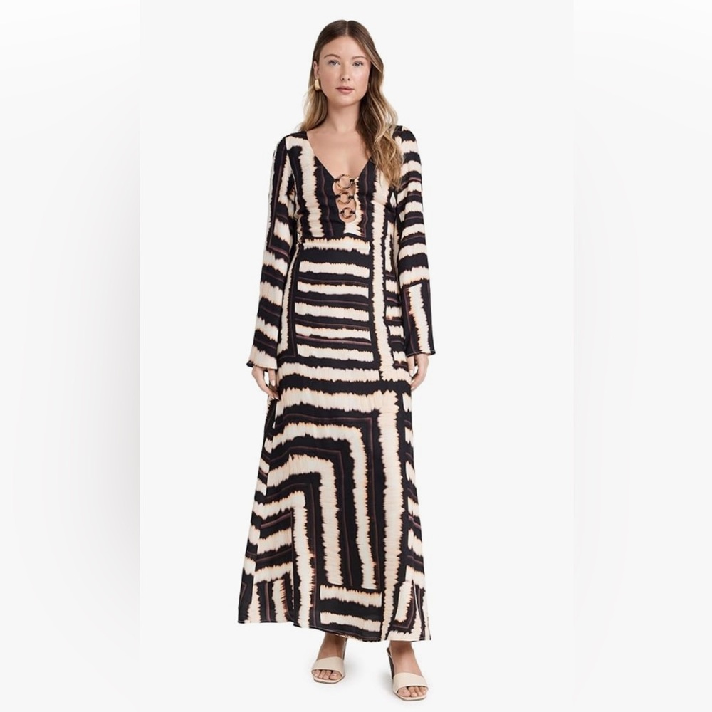 Long sleeve geometric print tortoise ring maxi dress